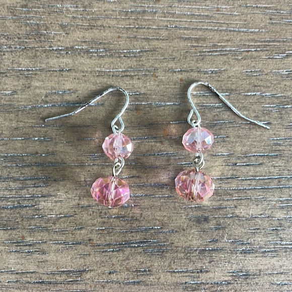 Pink layered necklace and dangle earring set - Picture 2 of 5